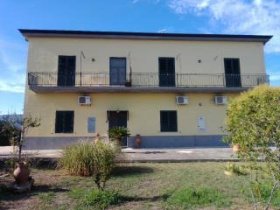 Casa di campagna a Serre