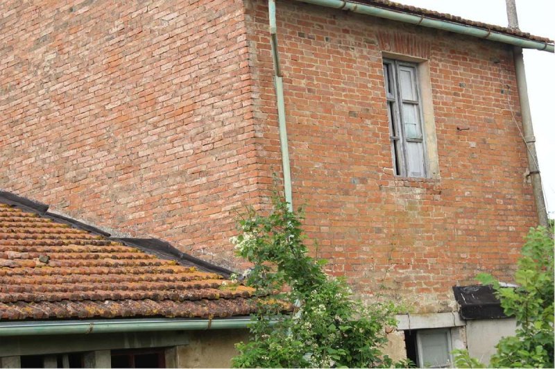 Klein huisje op het platteland in Deruta