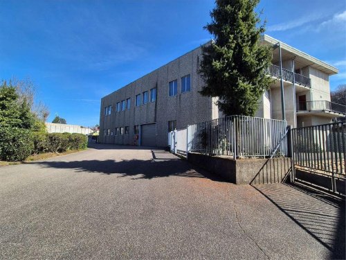 Коммерческая недвижимость в Ольтрона-ди-Сан-Маметте