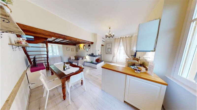 Sotão em Faggeto Lario