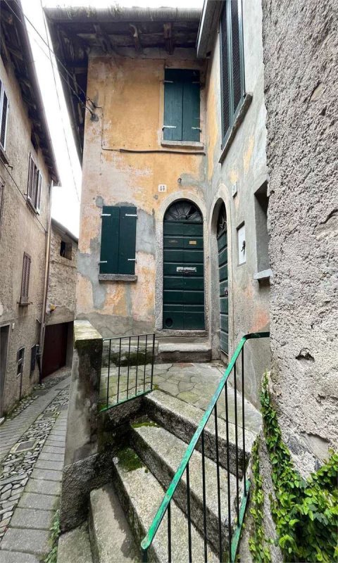 Half-vrijstaande woning in Faggeto Lario