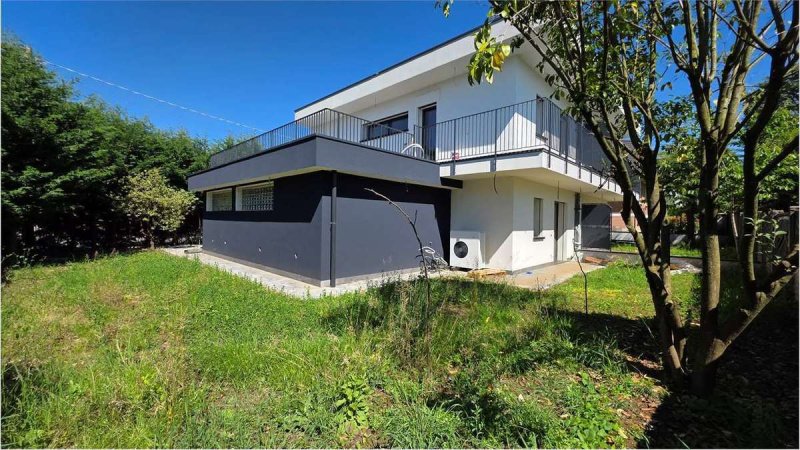 Вилла в Ломаццо