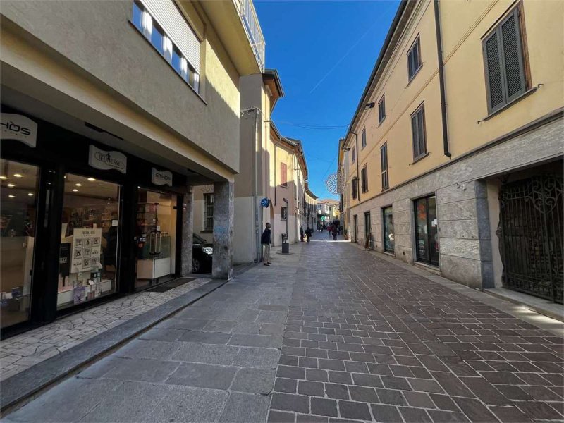 Local commercial à Cantù