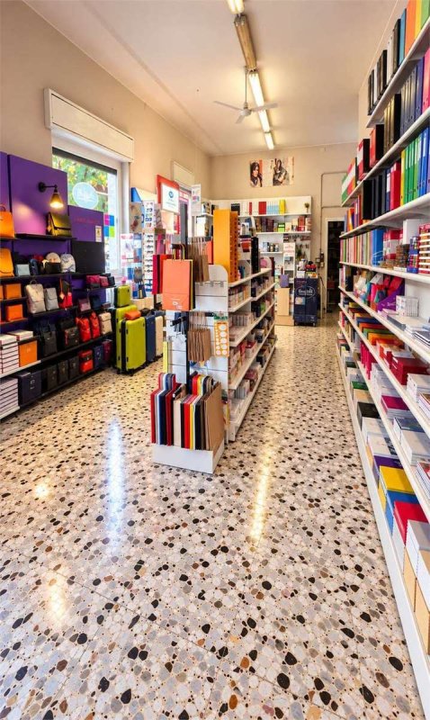 Immobile commerciale a Lomazzo
