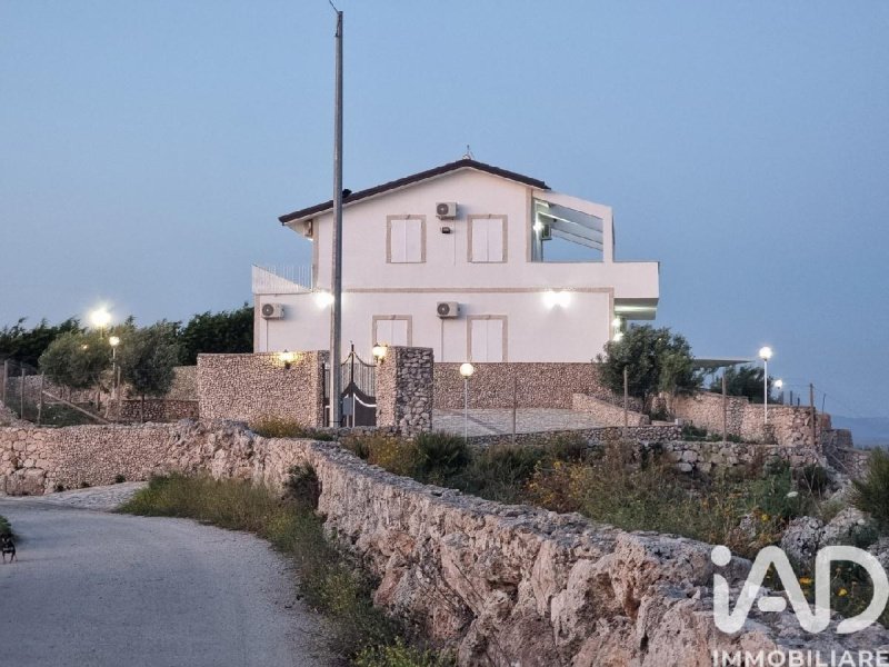 Villa in Ravanusa