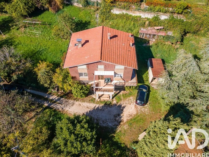 Villa a Brogliano