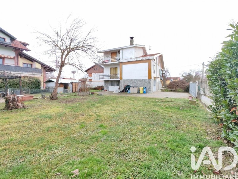 Villa a San Benigno Canavese