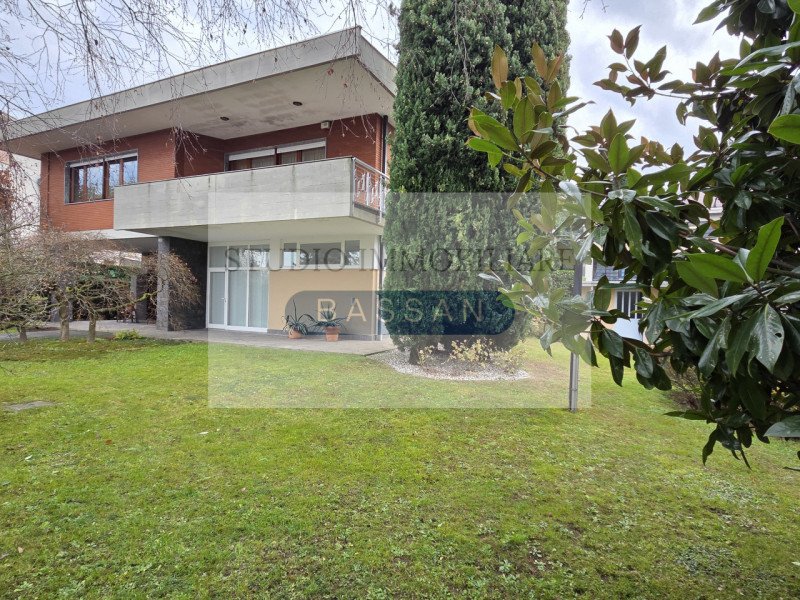 Hus i Lonate Pozzolo