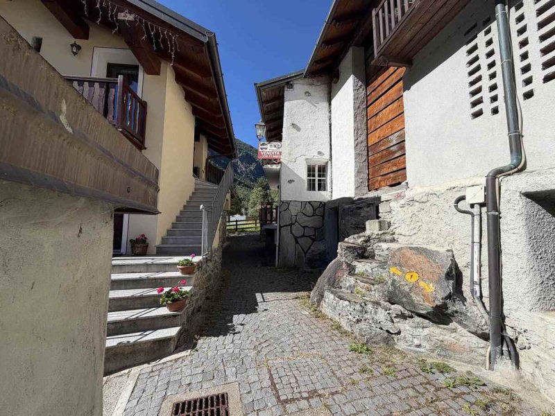 Casa geminada em Antey-Saint-André