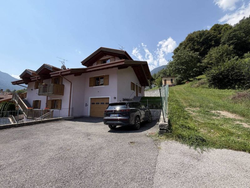 Villetta a schiera a Strembo