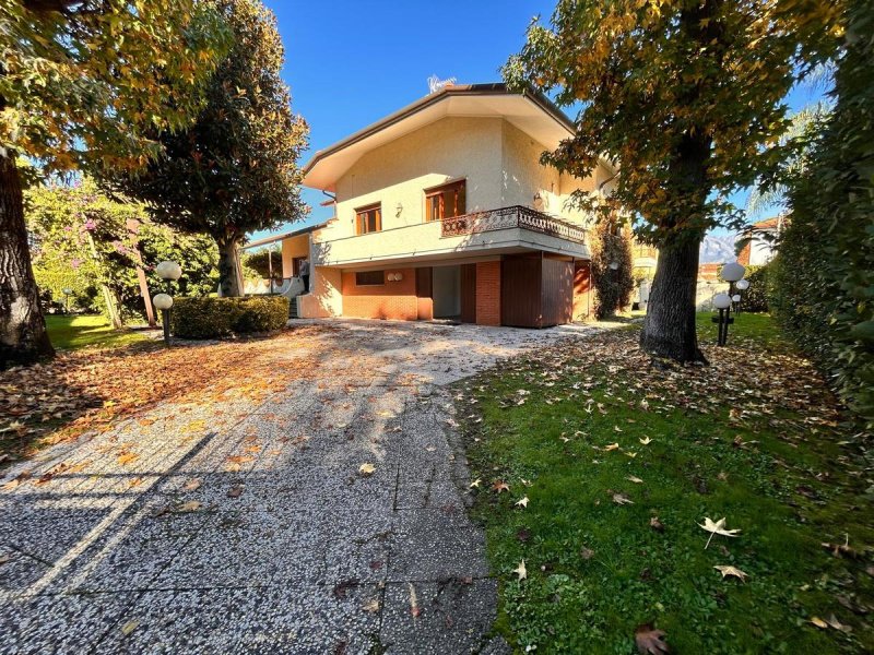 Вилла в Форте-дей-Марми