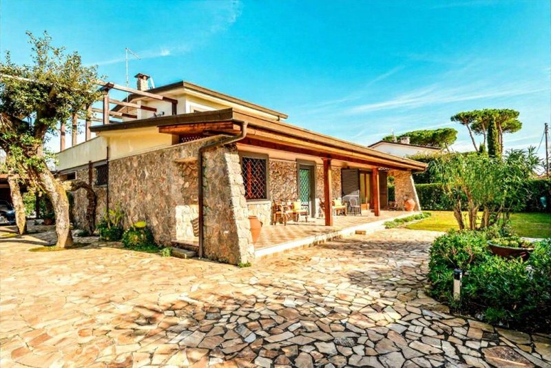 Villa a Forte dei Marmi
