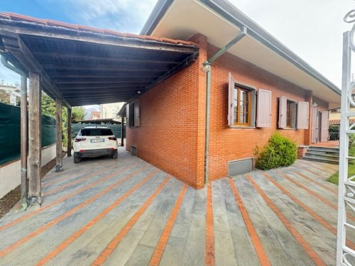 Villa a Forte dei Marmi