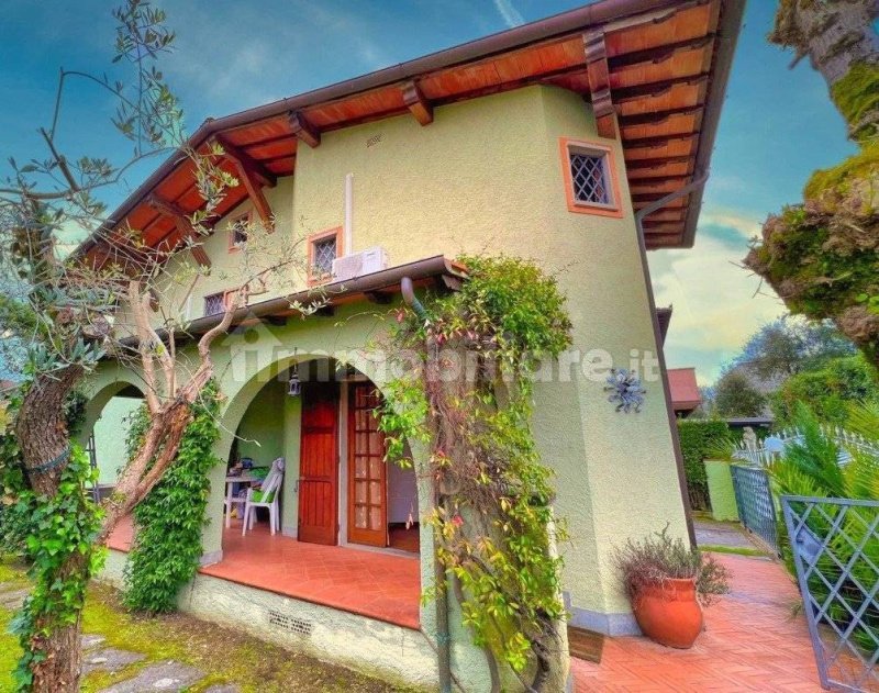 Villa a Forte dei Marmi