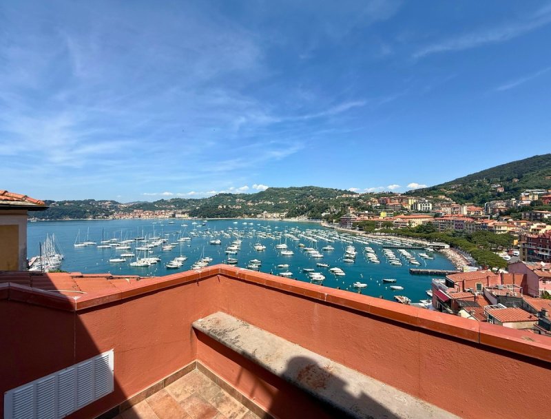 Self-contained apartment in Lerici