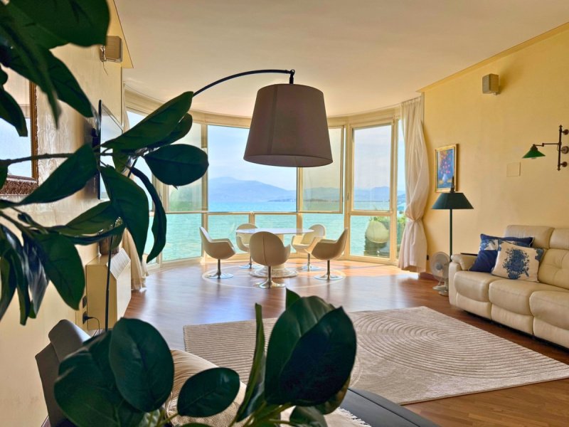 2 Bedrooms Self-contained apartment for sale in Desenzano Del Garda [803613] | Gate-away®