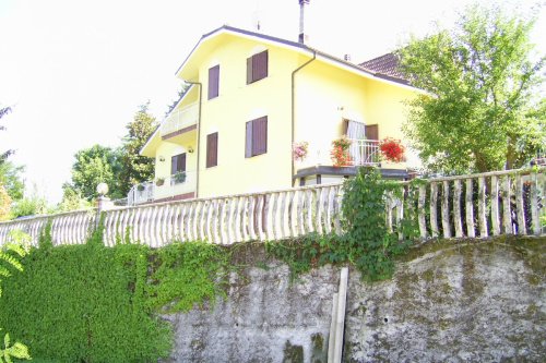 Casa independente em Visone