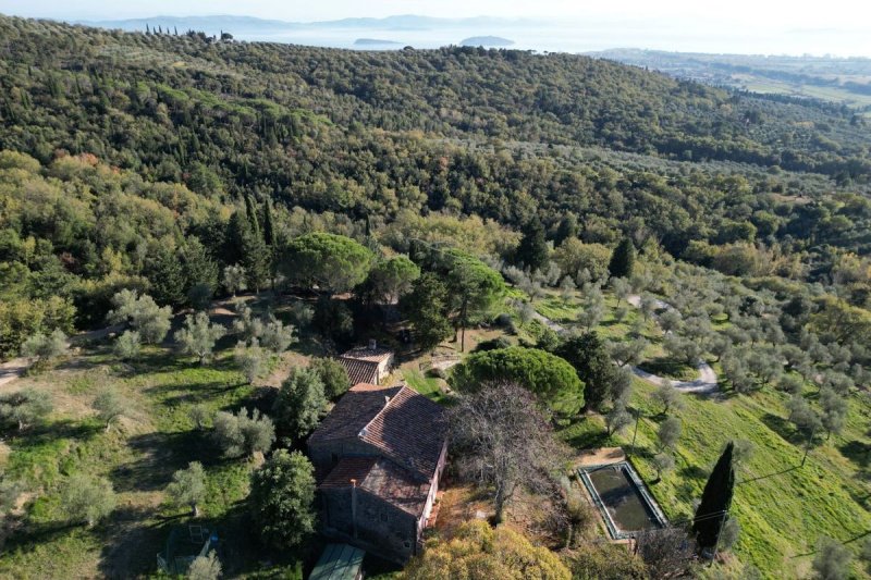 Casolare a Tuoro sul Trasimeno