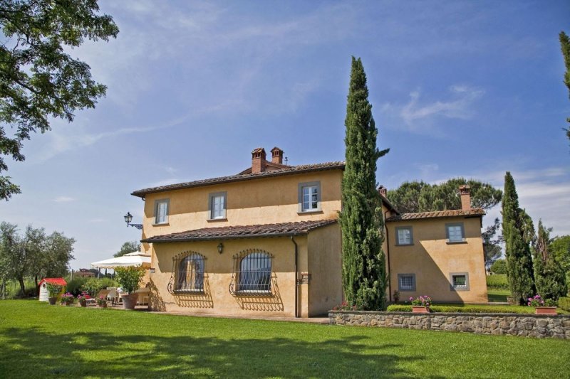 Отдельно стоящий дом в Монте-Сан-Савино