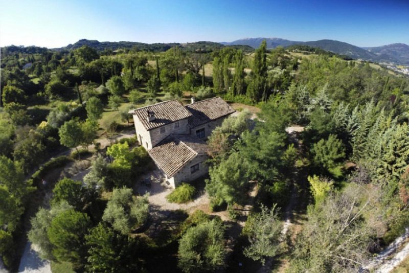 9 Bedrooms Farmhouse for sale in Gubbio [806314] | Gate-away®
