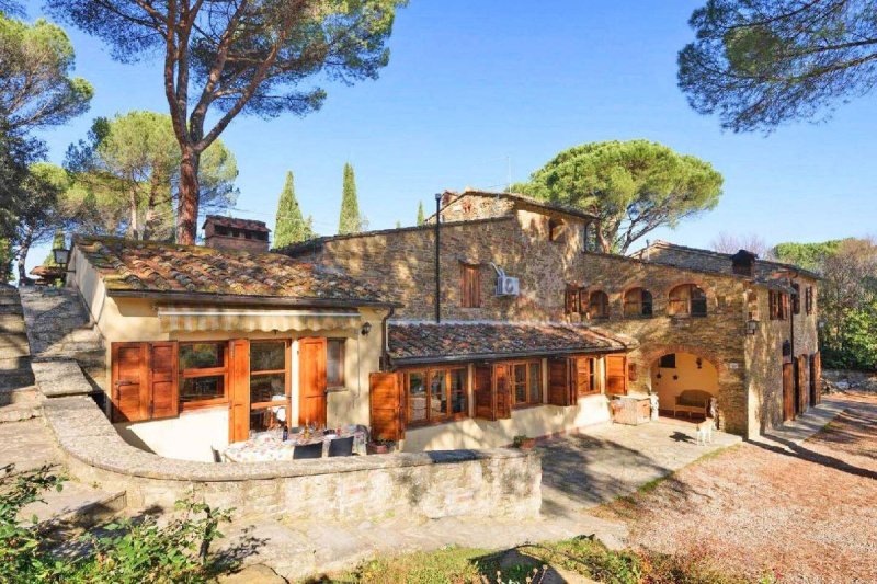 7 Bedrooms Farmhouse for sale in Arezzo [806317] | Gate-away®