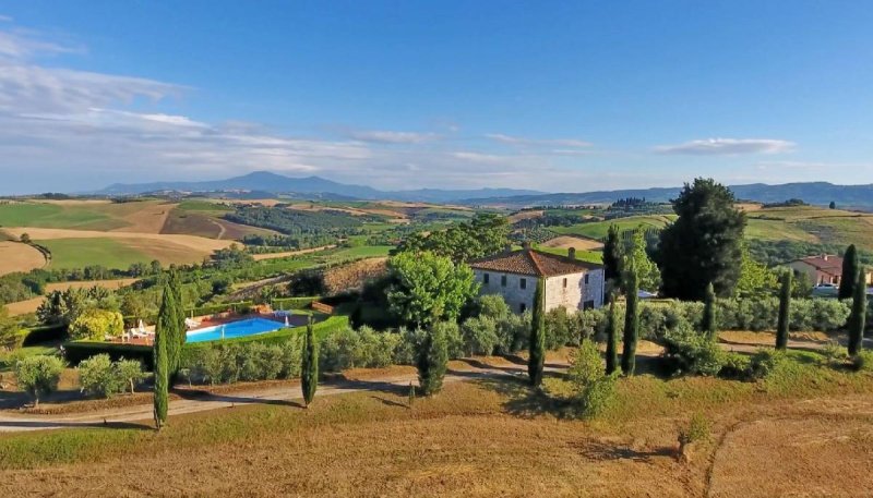 9 Bedrooms Farmhouse for sale in Montalcino [806322] | Gate-away®