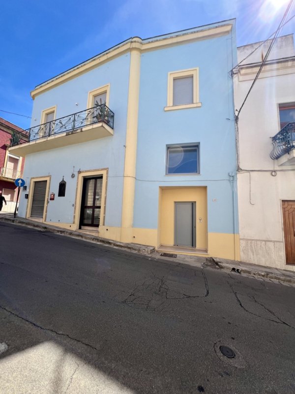 Detached house in Parabita