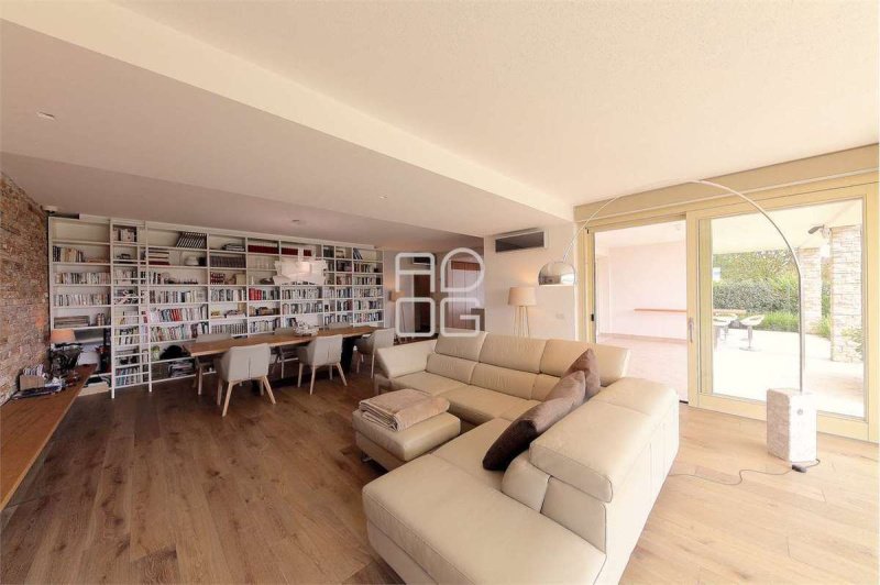 Apartment in Padenghe sul Garda