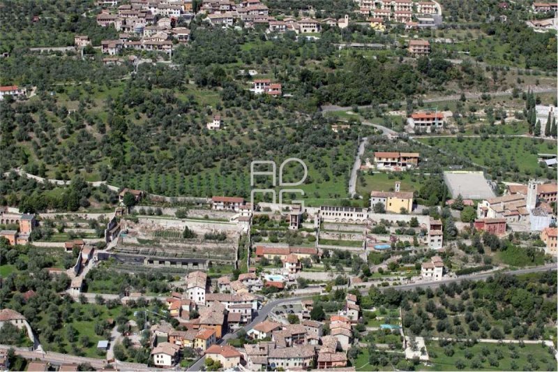 Terrain à bâtir à Gargnano