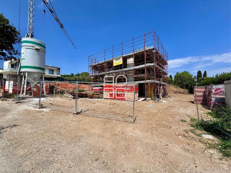 Вилла в Монига-дель-Гарда