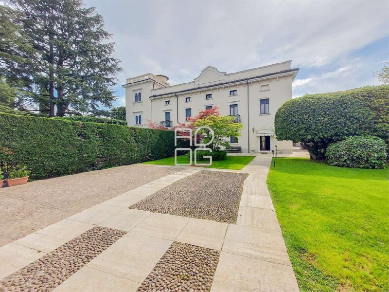 4 Bedrooms Villa for sale in Desenzano Del Garda [803700] | Gate-away®