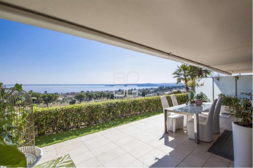 莫尼加德尔加尔达公寓