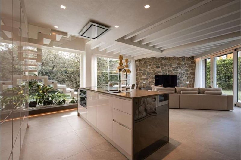 Квартира в Дезенцано-дель-Гарда