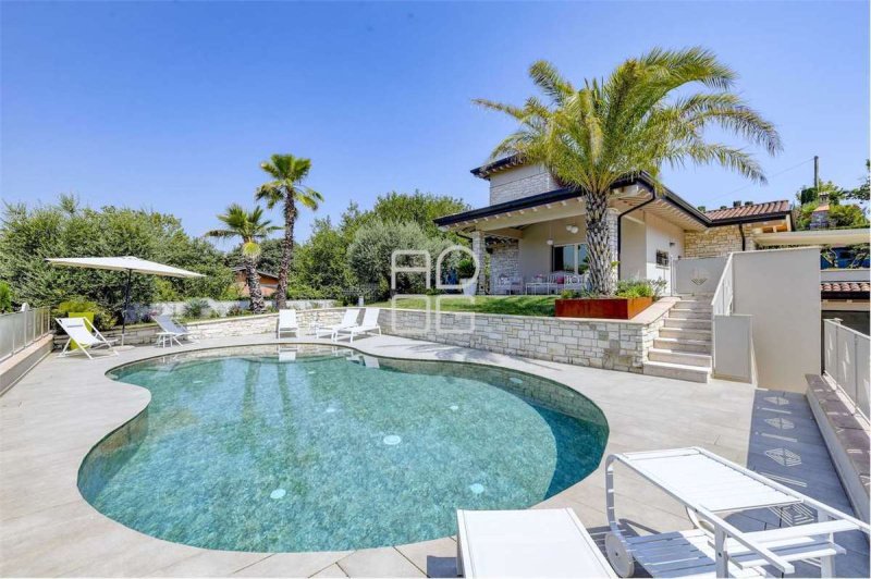 Villa i Lonato del Garda