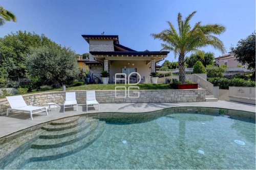 Villa i Lonato del Garda