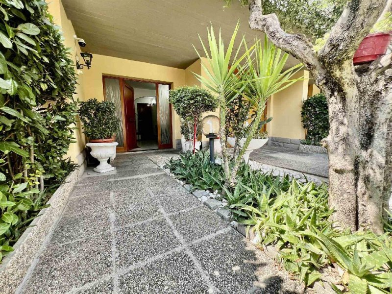3 Bedrooms Top-to-bottom house for sale in Campi Bisenzio [803894] | Gate-away®