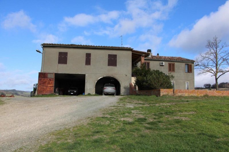 Azienda agricola a Casole d'Elsa