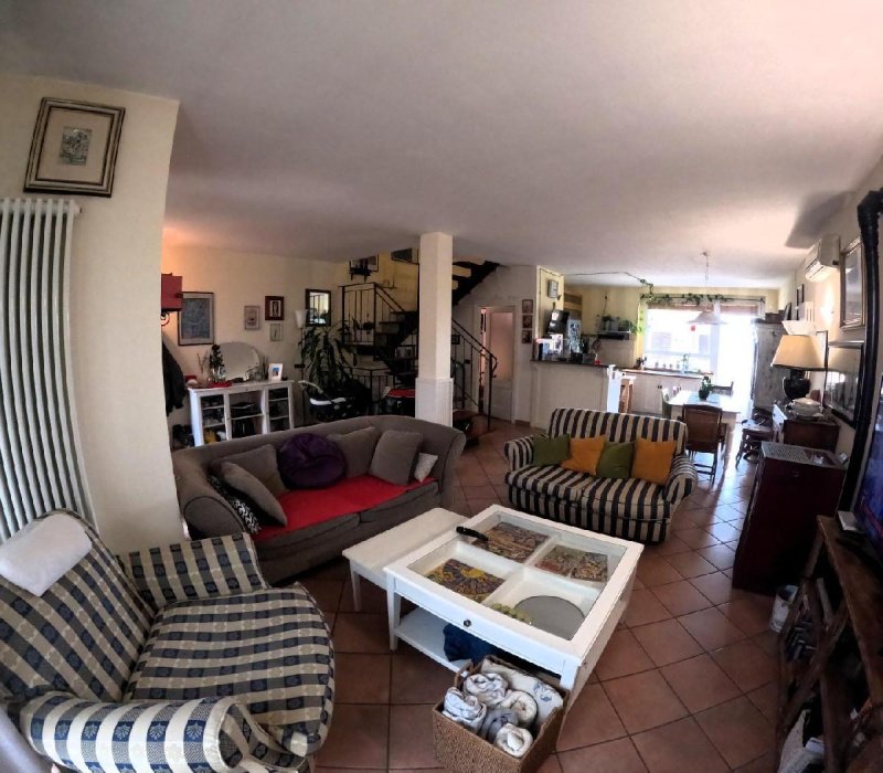 卡索莱代尔萨房屋