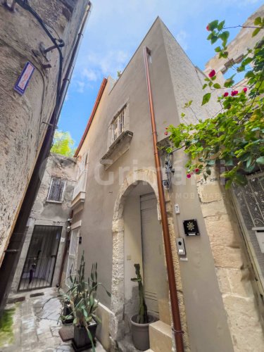 Semi-detached house in Syracuse