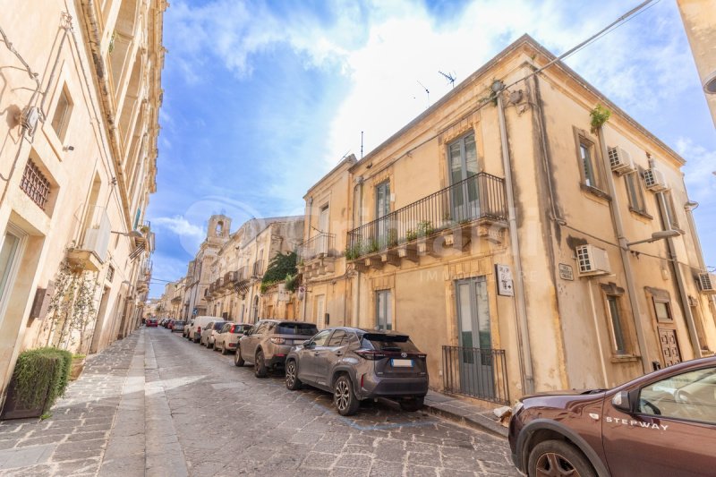 Vrijstaande woning in Noto