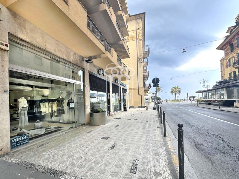Inmueble comercial en Rapallo