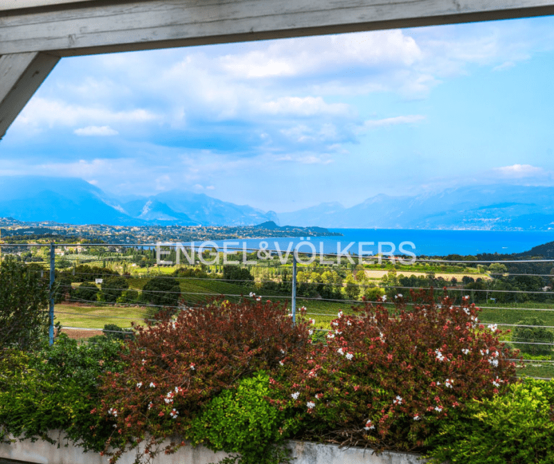 加尔达湖畔洛纳托阁楼