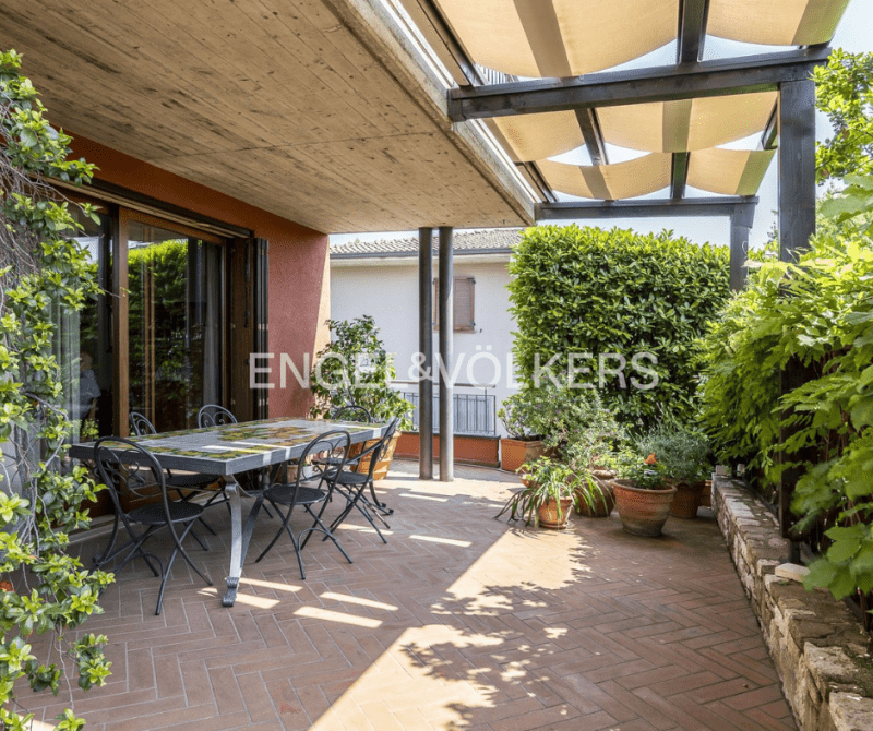 Вилла в Сан-Феличе-дель-Бенако