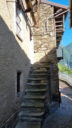 Semi-detached house in Valvarrone