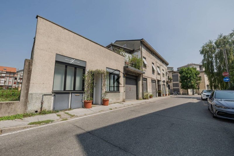 Zakelijk onroerend goed in Lissone