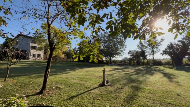 Casolare a Quattro Castella