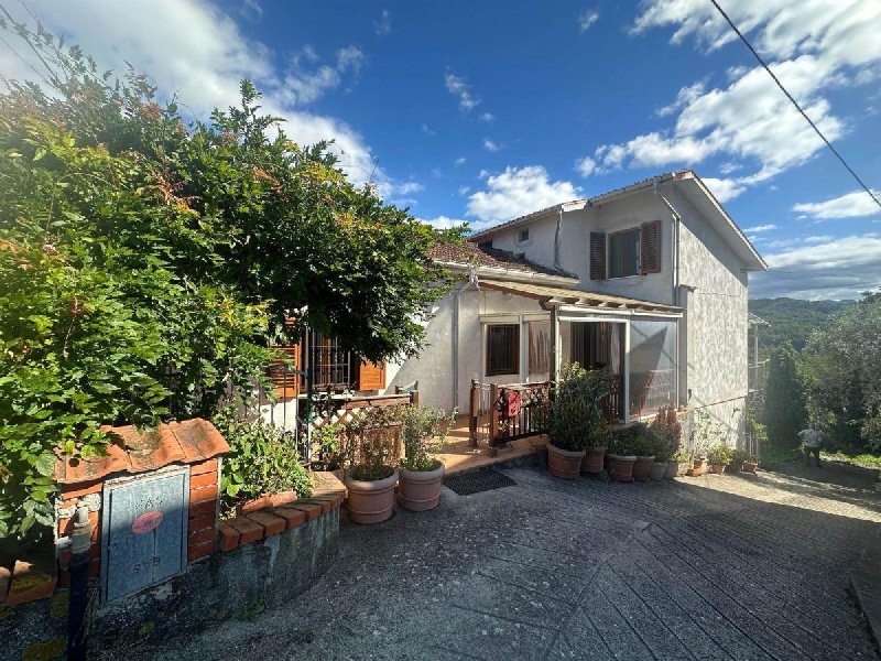 Casa semi indipendente a Fivizzano