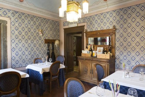 Commercial property in Bagnone