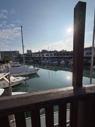 利尼亚诺萨比亚多罗排楼