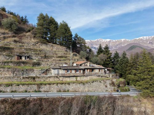 Casa independente em Triora